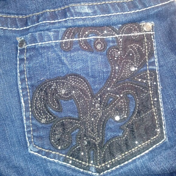 Maurices beaded jeans women's 9/10 regular stretch - Picture 6 of 7